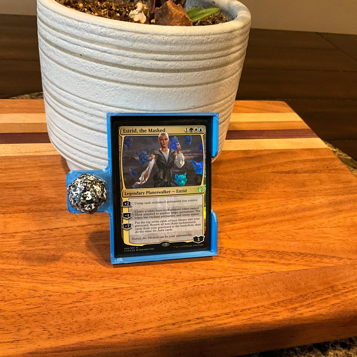 3D-printed planeswalker card tray, photo 4